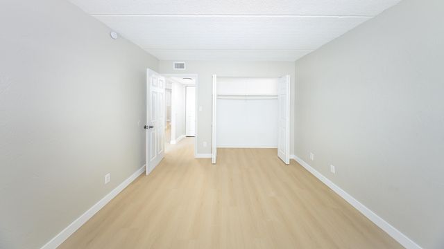 2731 S BLAIR STONE Road B19, Tallahassee, FL 32301