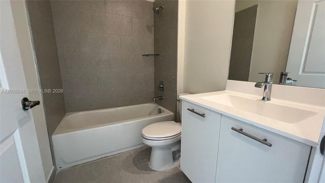 8167 NW 41st St E-307, Doral, FL 33166