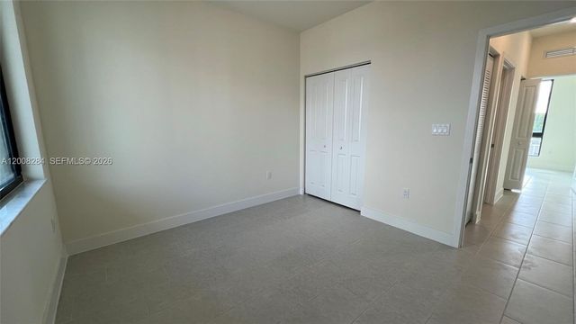 8167 NW 41st St E-307, Doral, FL 33166