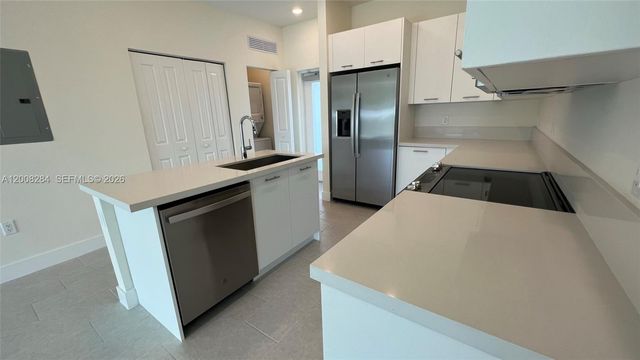 8167 NW 41st St E-307, Doral, FL 33166