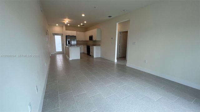 8167 NW 41st St E-307, Doral, FL 33166