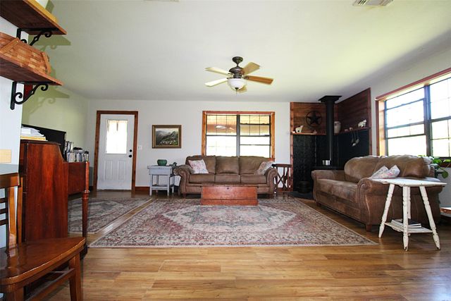4776 NE County Road 2120 Road, Talco, TX 75487