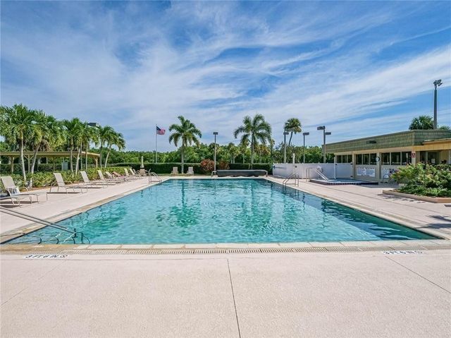 35 Vista Gardens Trail 205, Vero Beach, FL 32962