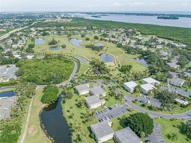 35 Vista Gardens Trail 205, Vero Beach, FL 32962