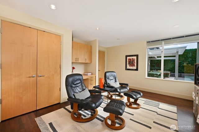 5727 33rd Avenue NE, Seattle, WA 98105