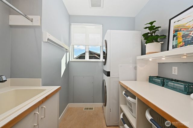 5727 33rd Avenue NE, Seattle, WA 98105