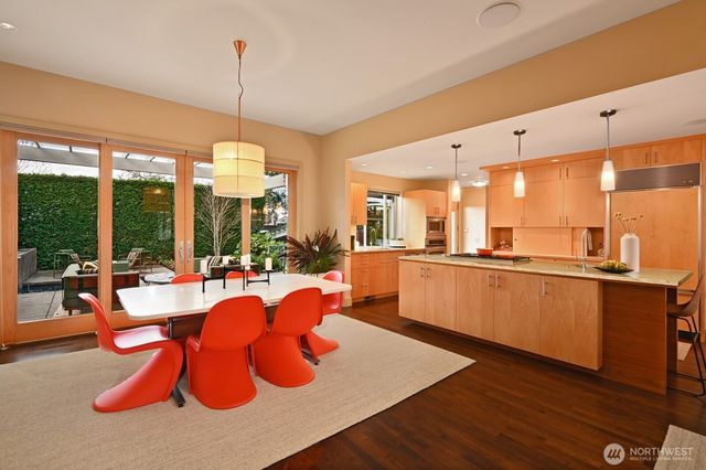 5727 33rd Avenue NE, Seattle, WA 98105