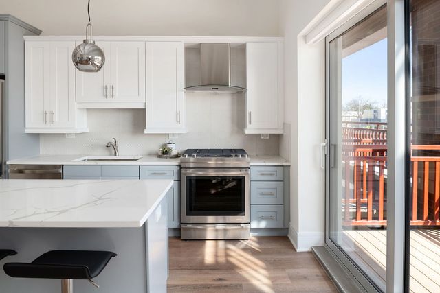 6700 W North Avenue 103, Chicago, IL 60707