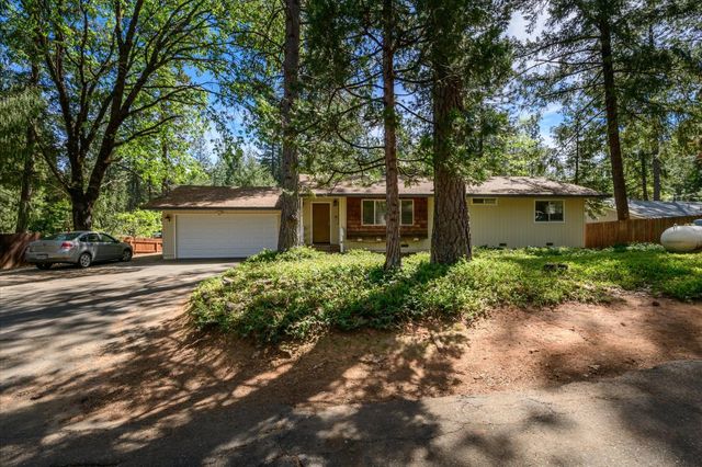 5570 Daisy Cir, Pollock Pines, CA 95726