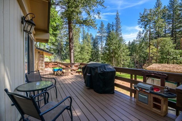 5570 Daisy Cir, Pollock Pines, CA 95726