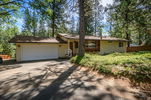 5570 Daisy Cir, Pollock Pines, CA 95726