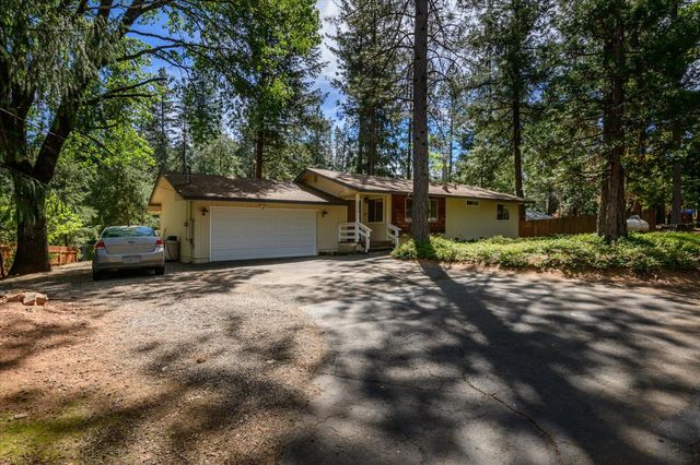 5570 Daisy Cir, Pollock Pines, CA 95726