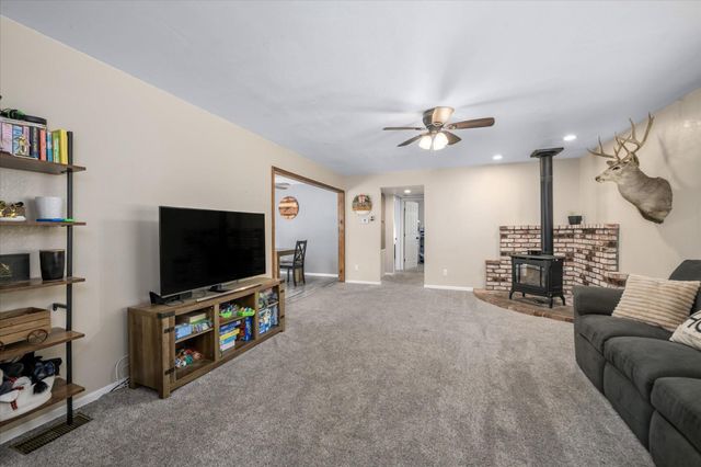 5570 Daisy Cir, Pollock Pines, CA 95726