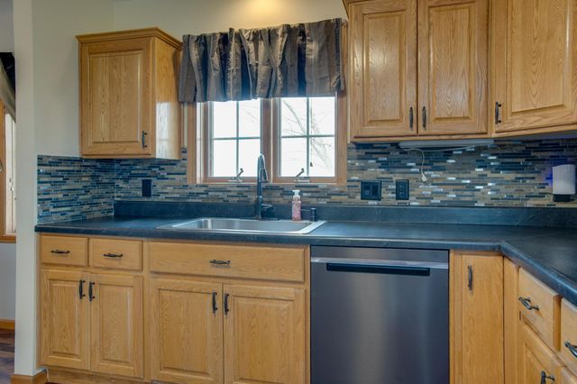 10801 72nd Street S, Horace, ND 58047