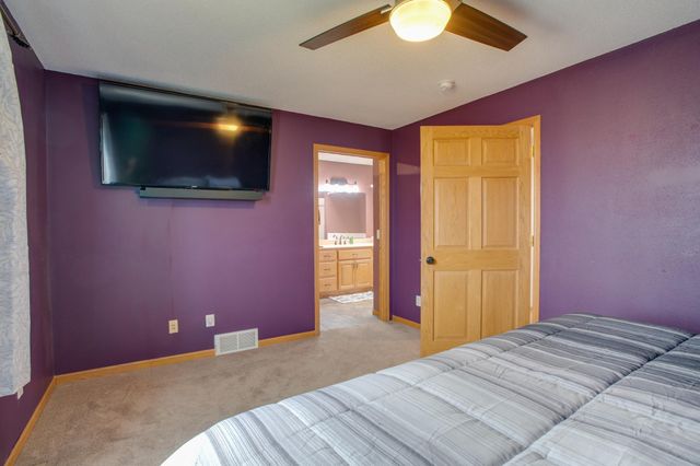 10801 72nd Street S, Horace, ND 58047