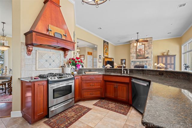 639 NE Bison Road, Bartlesville, OK 74006