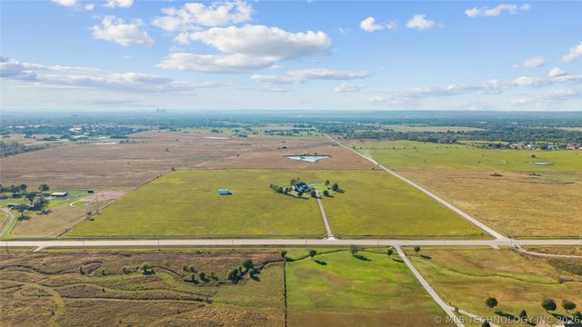 639 NE Bison Road, Bartlesville, OK 74006