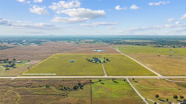 639 NE Bison Road, Bartlesville, OK 74006