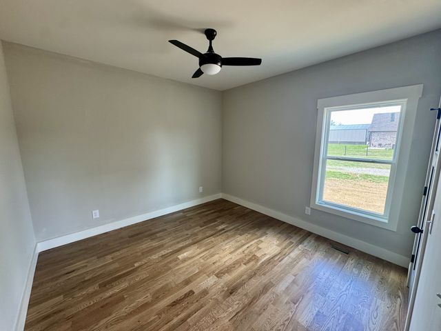 4398 Woodrow Wilson Rd, Springfield, TN 37172
