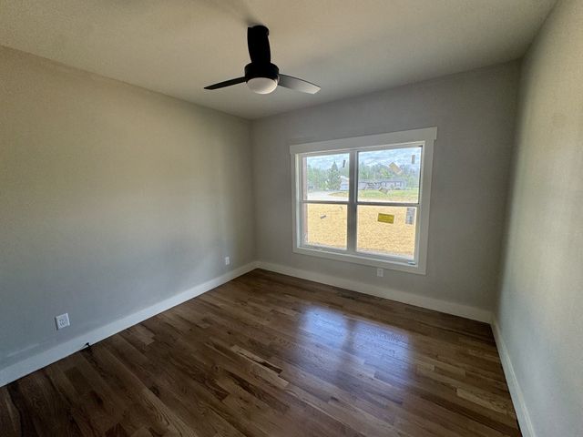 4398 Woodrow Wilson Rd, Springfield, TN 37172