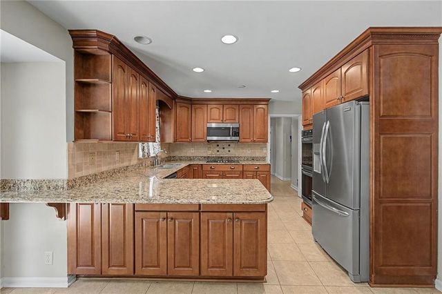 4044 Jewelers Court SW, Lilburn, GA 30047