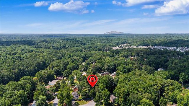 4044 Jewelers Court SW, Lilburn, GA 30047