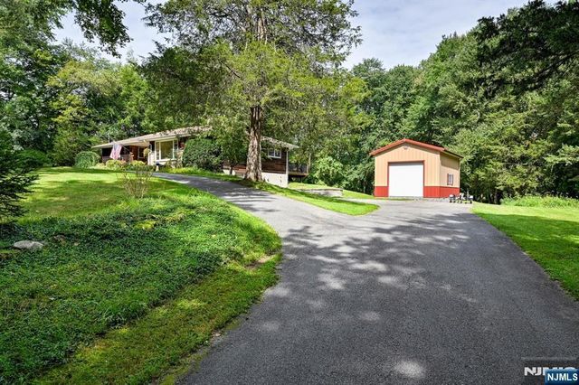 253 Kerrs Corner Road, Frelinghuysen, NJ 07825