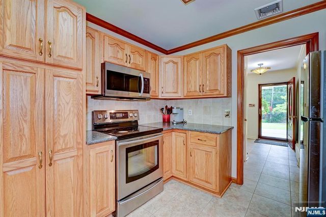 253 Kerrs Corner Road, Frelinghuysen, NJ 07825