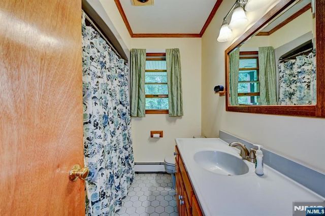 253 Kerrs Corner Road, Frelinghuysen, NJ 07825