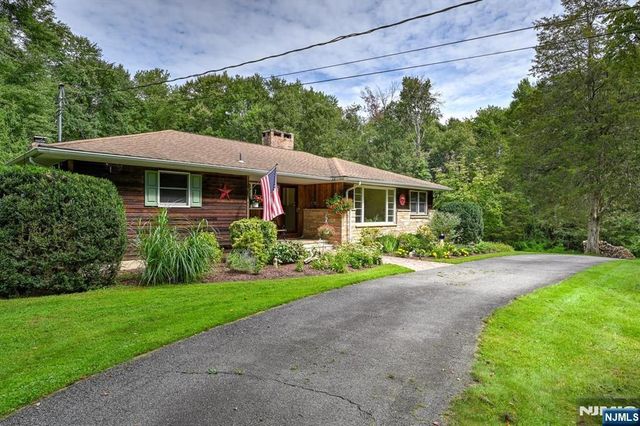 253 Kerrs Corner Road, Frelinghuysen, NJ 07825