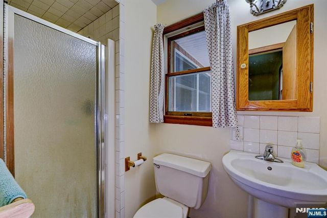 253 Kerrs Corner Road, Frelinghuysen, NJ 07825