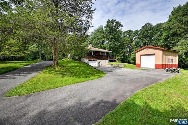253 Kerrs Corner Road, Frelinghuysen, NJ 07825