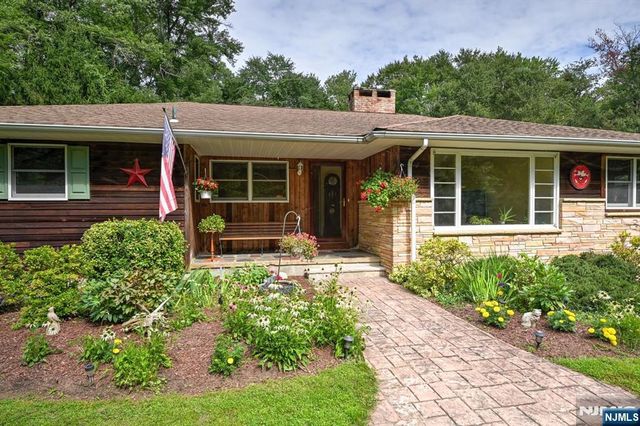 253 Kerrs Corner Road, Frelinghuysen, NJ 07825