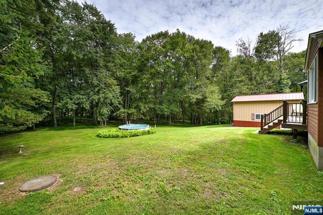 253 Kerrs Corner Road, Frelinghuysen, NJ 07825