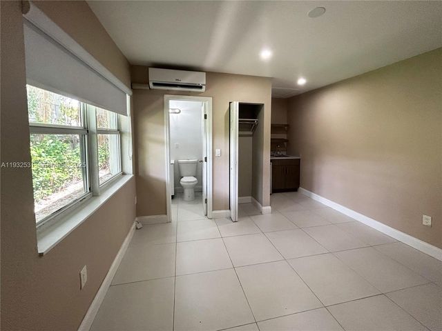 1255 SW 6th St 16, Miami, FL 33135