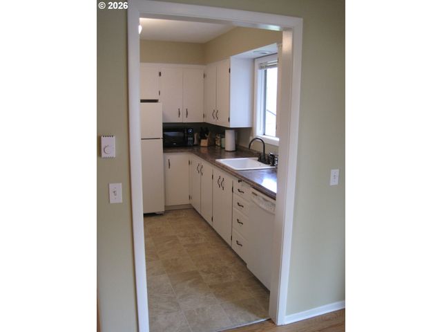 2404 E 13TH St, Vancouver, WA 98661