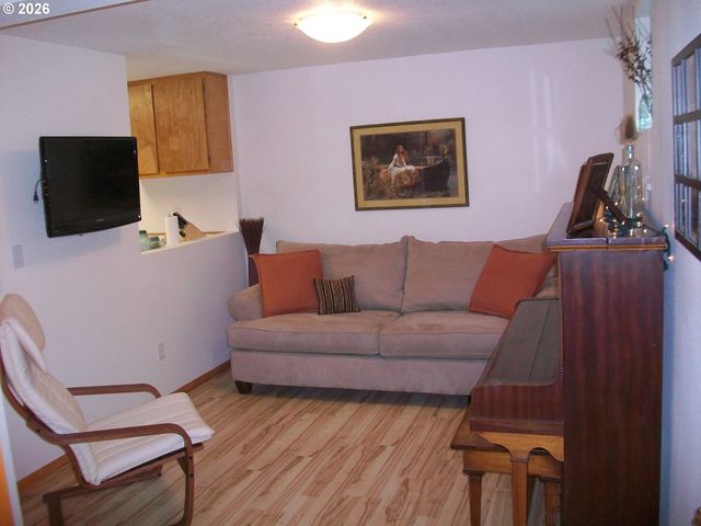 2404 E 13TH St, Vancouver, WA 98661