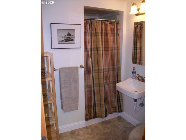 2404 E 13TH St, Vancouver, WA 98661