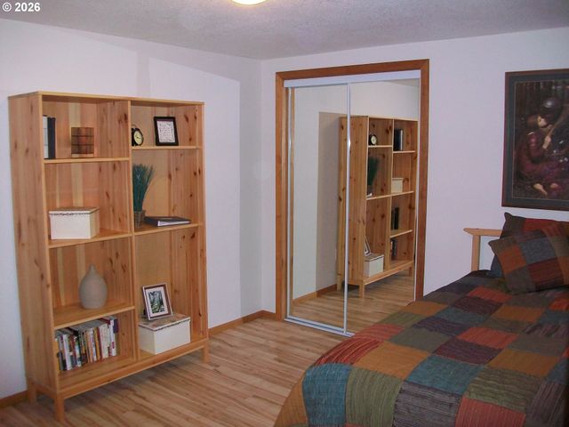 2404 E 13TH St, Vancouver, WA 98661