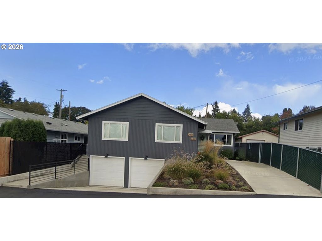2404 E 13TH St, Vancouver, WA 98661