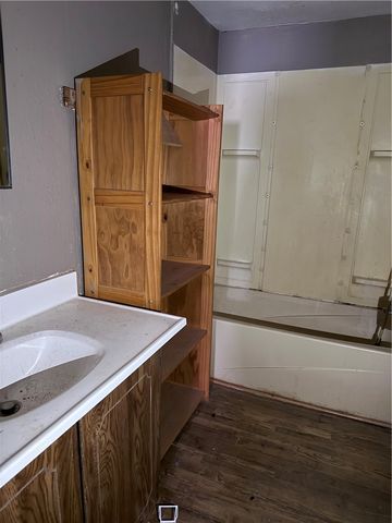 5546 W Diabase Drive, Golden Valley, AZ 86413