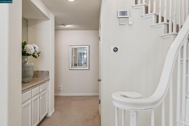 225 Valley Glen Ln, Martinez, CA 94553