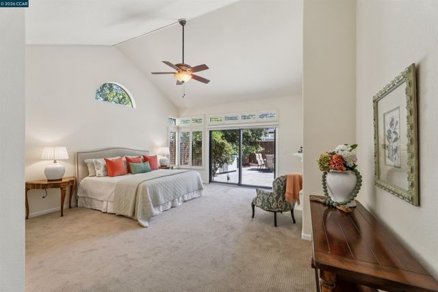 225 Valley Glen Ln, Martinez, CA 94553