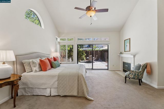 225 Valley Glen Ln, Martinez, CA 94553