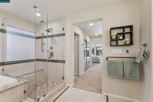 225 Valley Glen Ln, Martinez, CA 94553