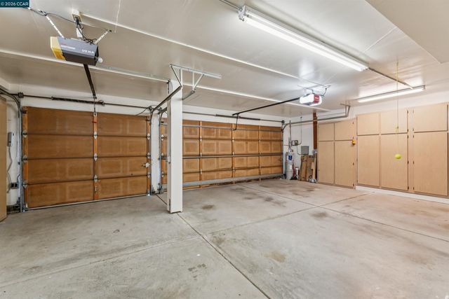 225 Valley Glen Ln, Martinez, CA 94553