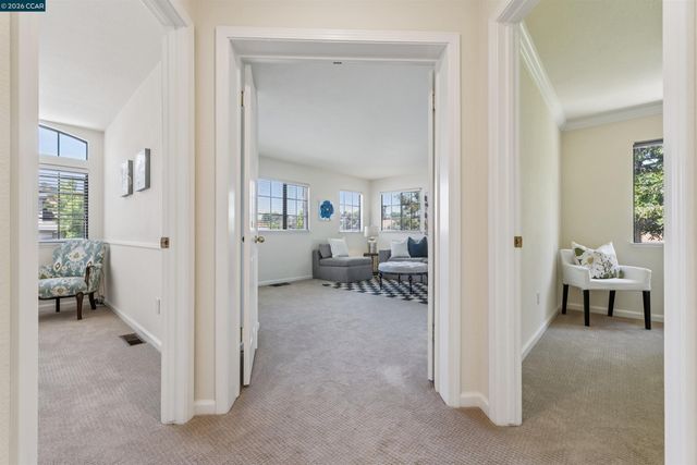 225 Valley Glen Ln, Martinez, CA 94553