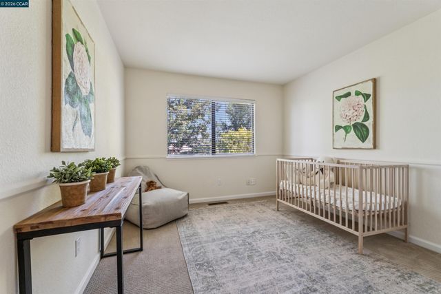 225 Valley Glen Ln, Martinez, CA 94553