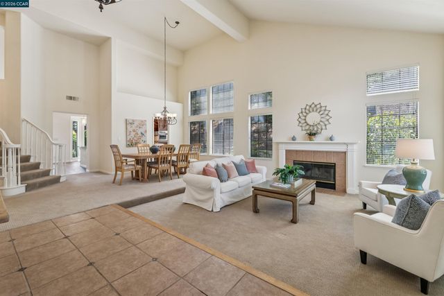 225 Valley Glen Ln, Martinez, CA 94553