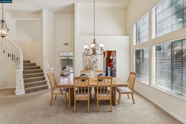 225 Valley Glen Ln, Martinez, CA 94553